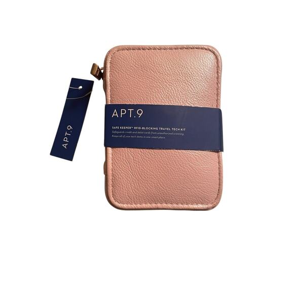 Travel Tech Kit  RFID-Blocking  Apt. 9 Safe Keeper Wallet with Ear Buds-Pink NIP - Picture 14 of 14